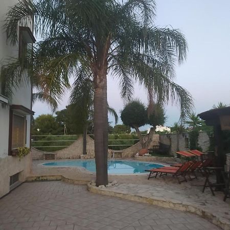 Bollicine Hotel Bari Bagian luar foto