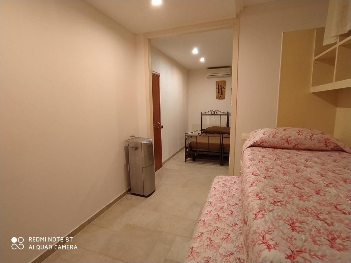 Bollicine Hotel Bari Bagian luar foto