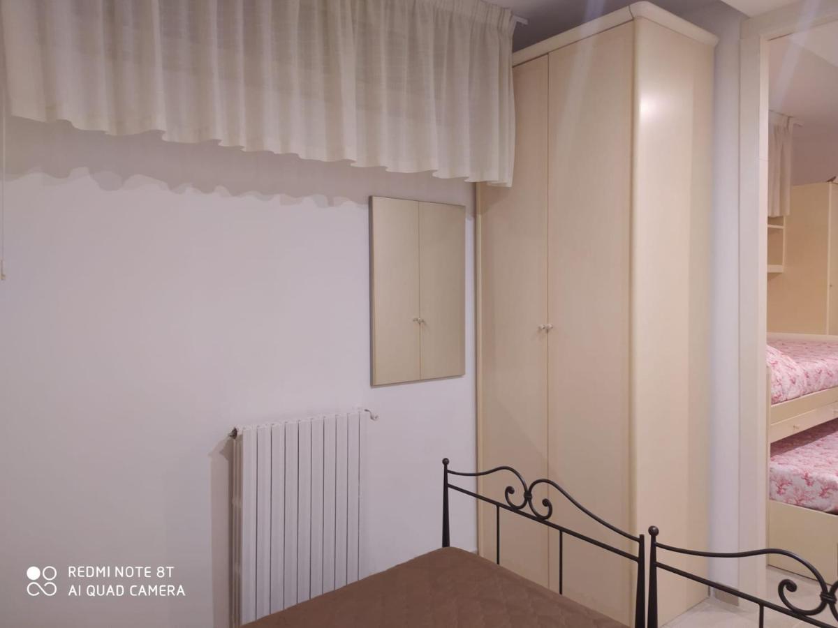 Bollicine Hotel Bari Bagian luar foto