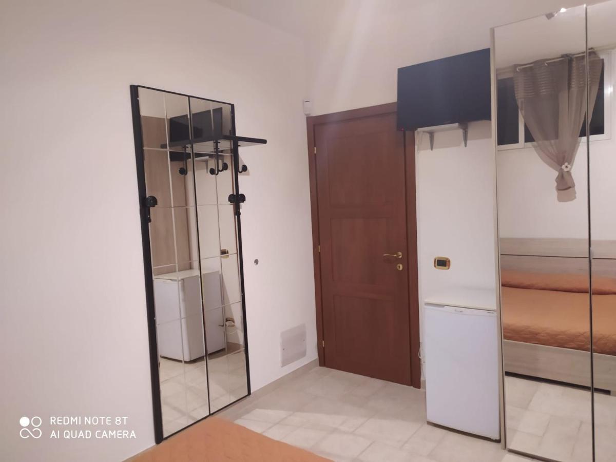 Bollicine Hotel Bari Bagian luar foto