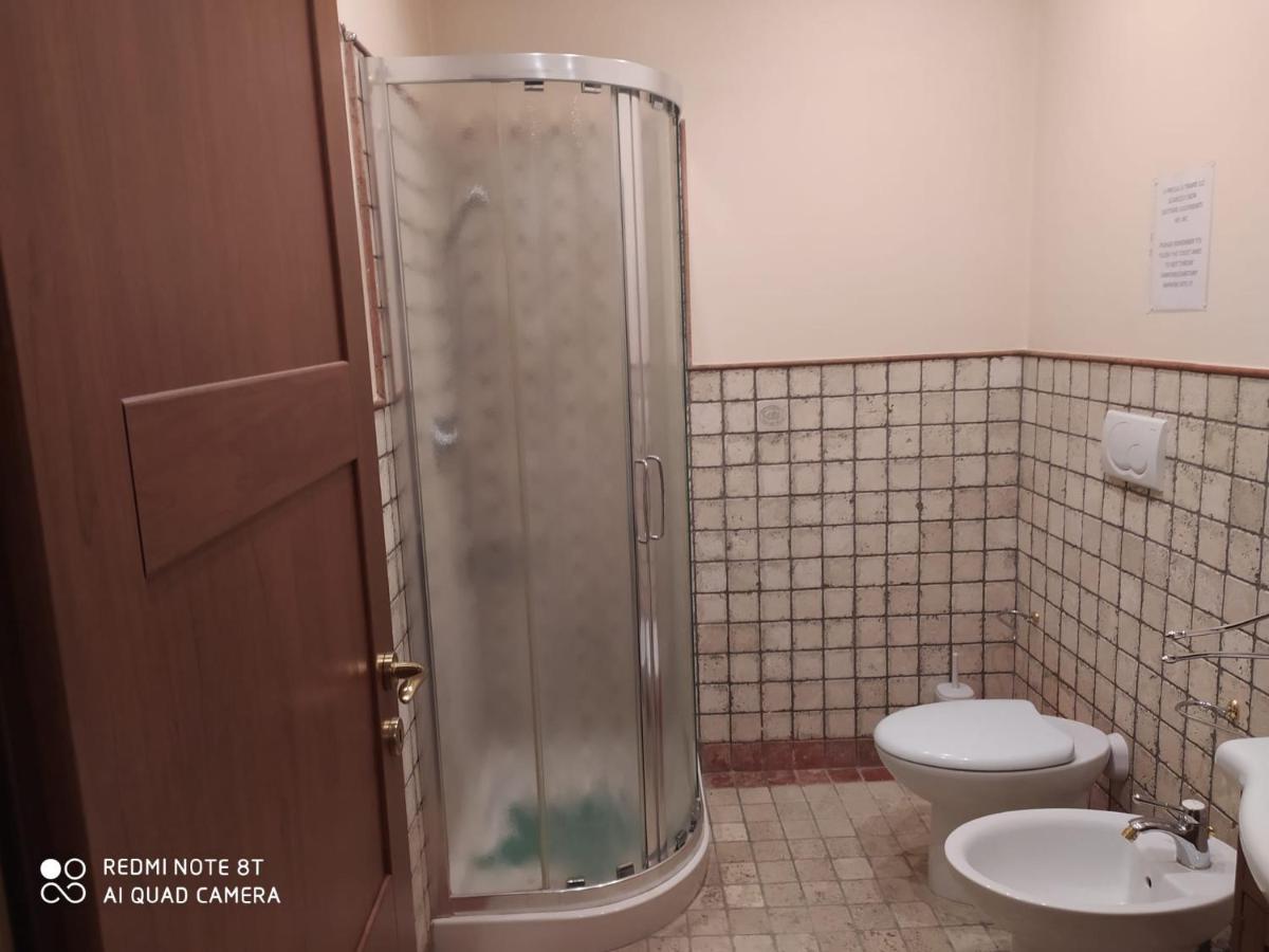 Bollicine Hotel Bari Bagian luar foto