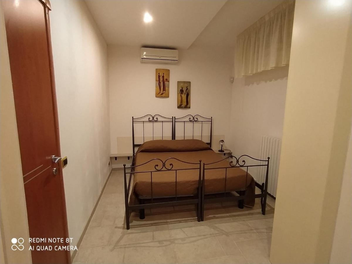 Bollicine Hotel Bari Bagian luar foto