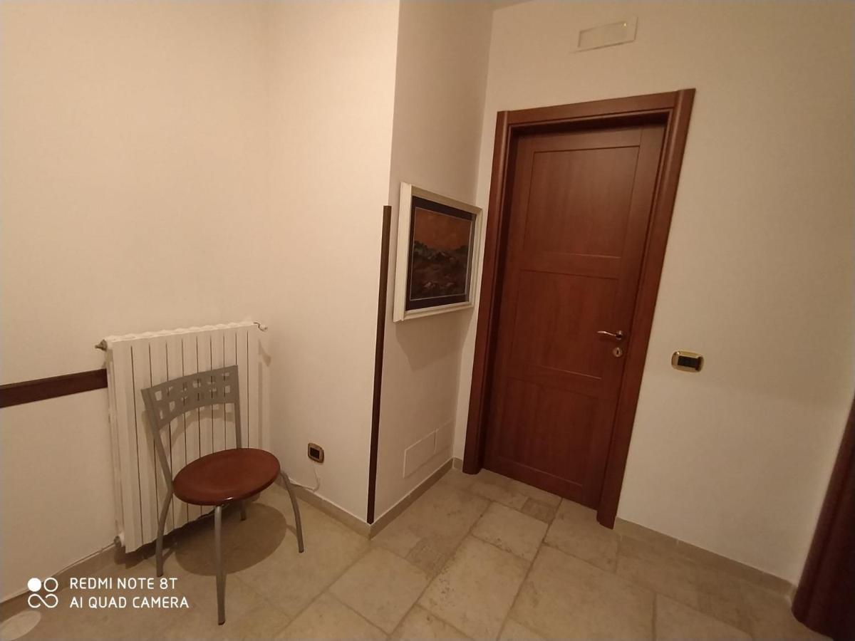 Bollicine Hotel Bari Bagian luar foto