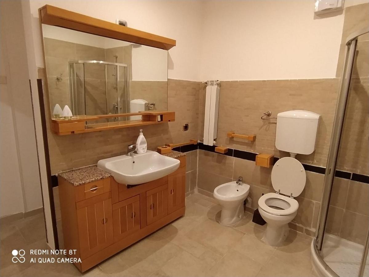 Bollicine Hotel Bari Bagian luar foto