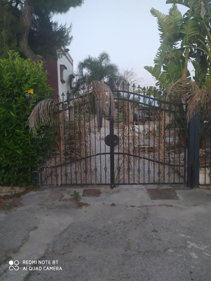 Bollicine Hotel Bari Bagian luar foto