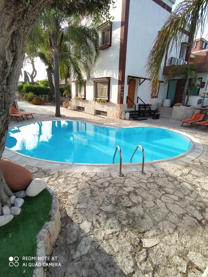 Bollicine Hotel Bari Bagian luar foto