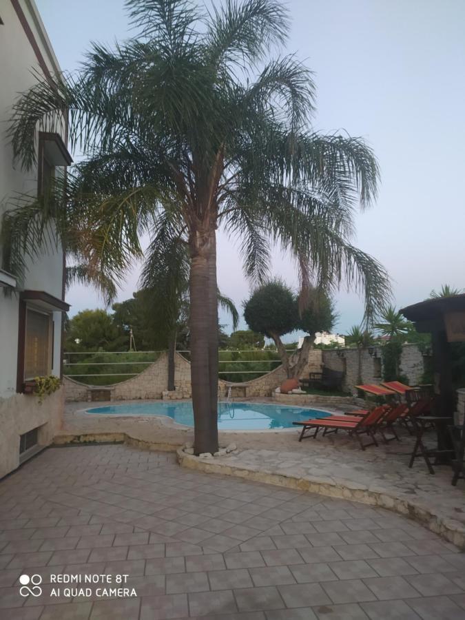 Bollicine Hotel Bari Bagian luar foto